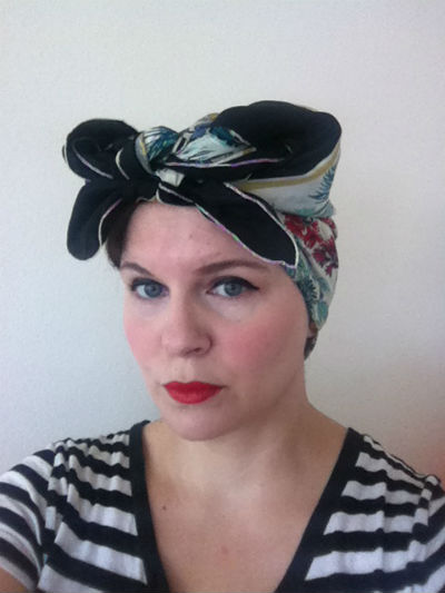 1940s Headscarf 400